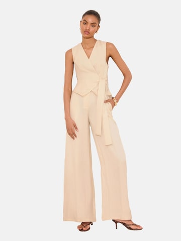 Tuta jumpsuit di Lipsy in beige: frontale