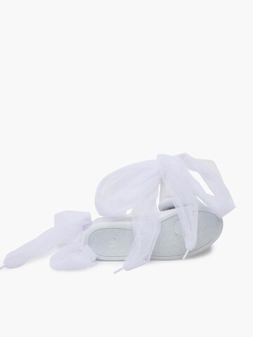 Pisamonas - Bailarina en blanco