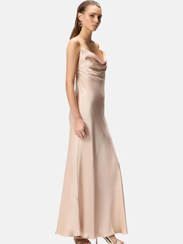 Abito '106587 A1Y5' di PINKO in beige