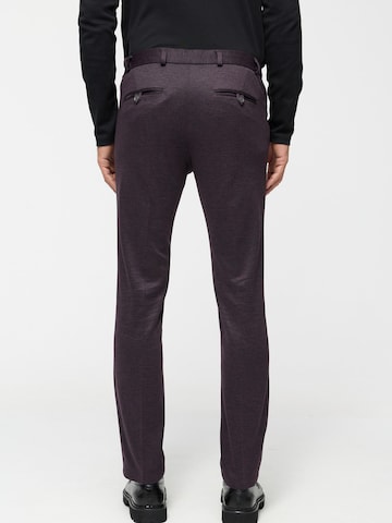 Zuitable Slim fit Pants 'DiSpartaflex SE' in Red