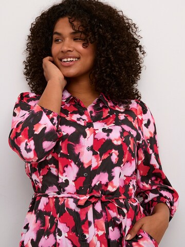 Robe-chemise 'Natalia' KAFFE CURVE en rose