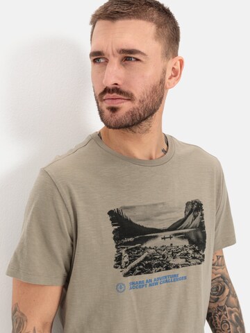 CAMEL ACTIVE T-Shirt mit Print aus nachhaltiger Baumwolle in Grün