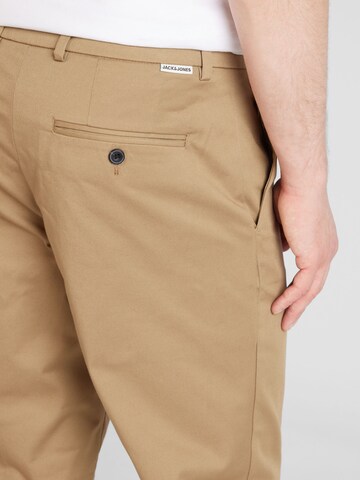 JACK & JONES - regular Pantalón de pinzas 'Kane Otis' en marrón