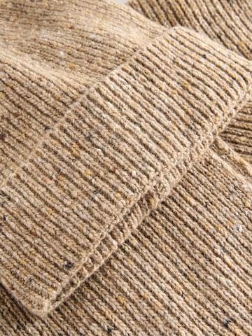 Next Set: Mütze und Schal in Braun