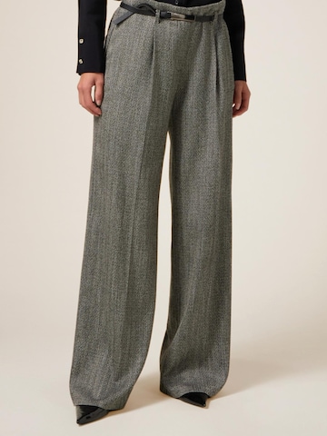 Wide leg Pantaloni di oltre in grigio
