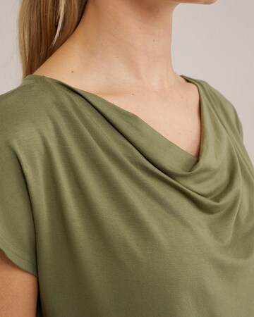 Tricou de la WE Fashion pe verde