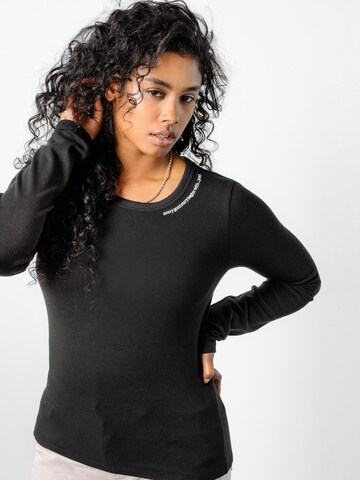 trueStory Shirt 'GEETA' in Black