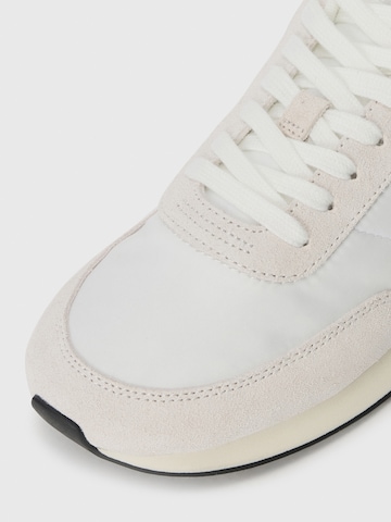 Calvin Klein Низкие кроссовки 'RETRO RUNNER ESS' в Белый