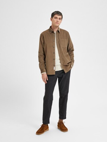 SELECTED HOMME Regular fit Button Up Shirt 'Benjamin' in Brown