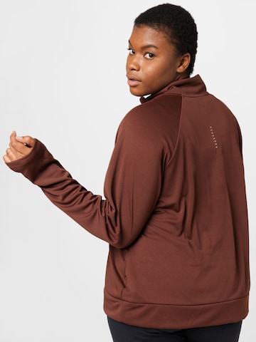 Nike Sportswear Athletic Sweatshirt in Red