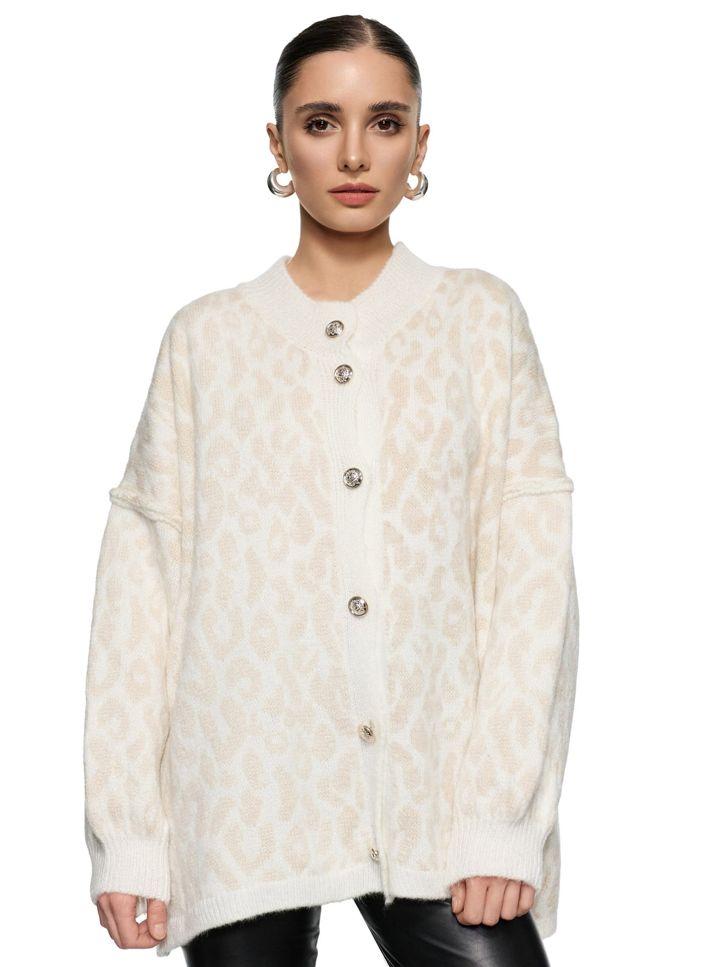 Worldclassca Oversized Cardigan in Beige: front