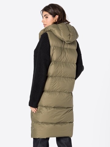 Gilet di JNBY in verde