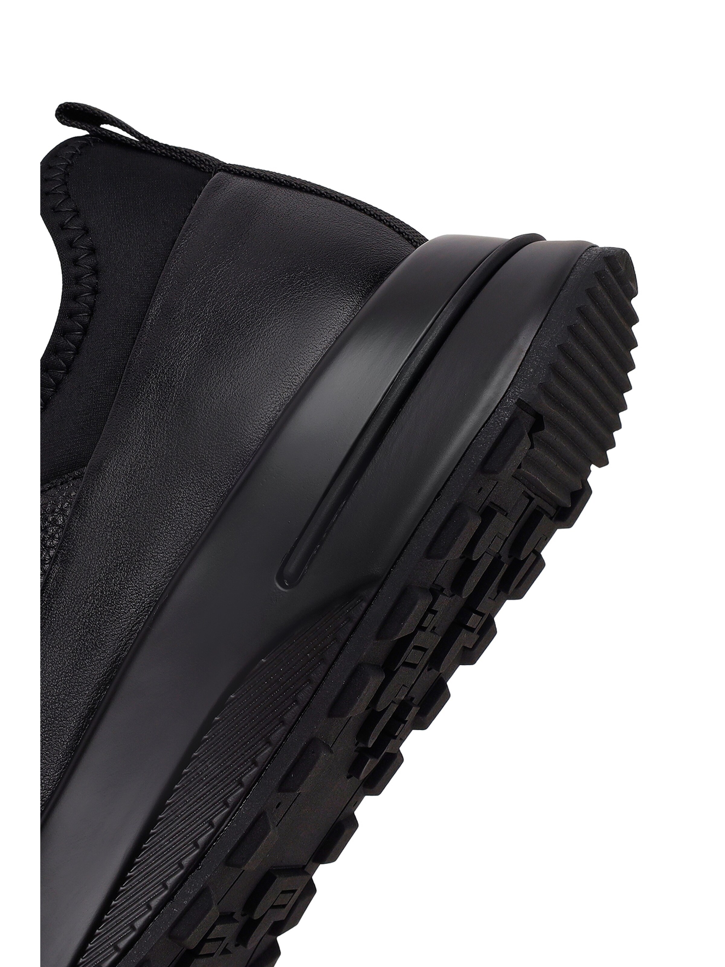 Sneaker bassa di Derimod in nero