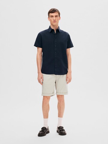 SELECTED HOMME Regular fit Button Up Shirt in Blue