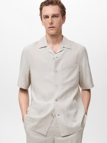MANGO MAN Comfort Fit Skjorta 'LUCA' i grå: framsida