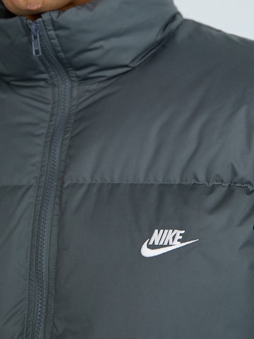 Nike Sportswear Χειμερινό μπουφάν 'CLUB' σε γκρι
