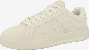 Sneaker bassa 'Essence' di ARKK Copenhagen in beige: frontale