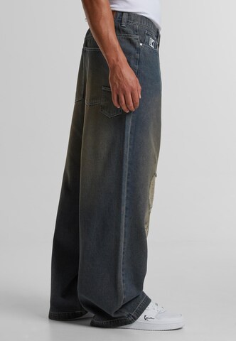 Karl Kani Loosefit Jeans in Blau