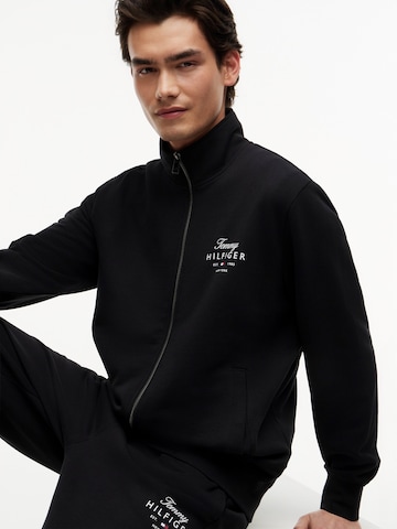 TOMMY HILFIGER Collegetakki värissä musta