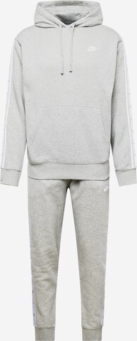 Trening 'CLUB FLEECE' de la Nike Sportswear pe gri: față