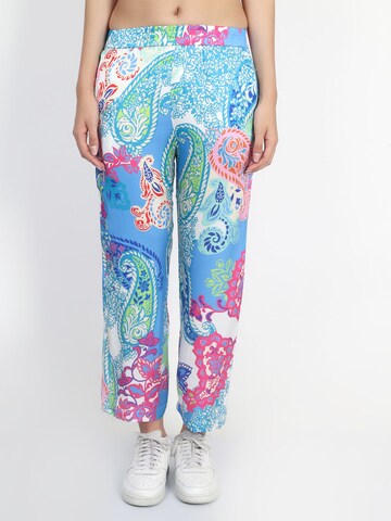 VICCI Germany Regular Pants in Blue: front