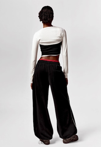 Bershka Wide leg Byxa 'DANCERS DREAM' i svart
