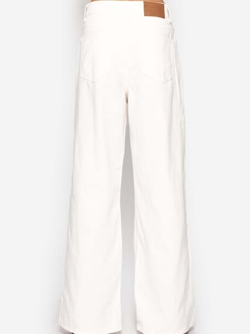 SASSYCLASSY Loosefit Jeans‌‌‌‌ in Weiß