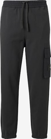Calvin Klein Jeans Cargo trousers in Grey: front