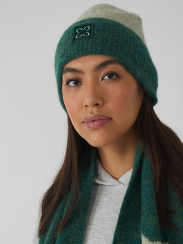 CODELLO Beanie in Green: front