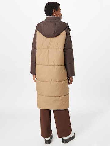 minimum Χειμερινό παλτό σε μπεζ