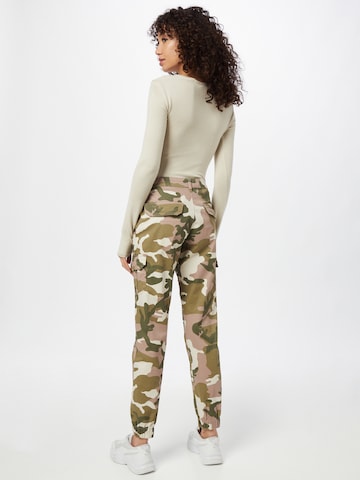 Effilé Pantalon cargo Urban Classics en beige