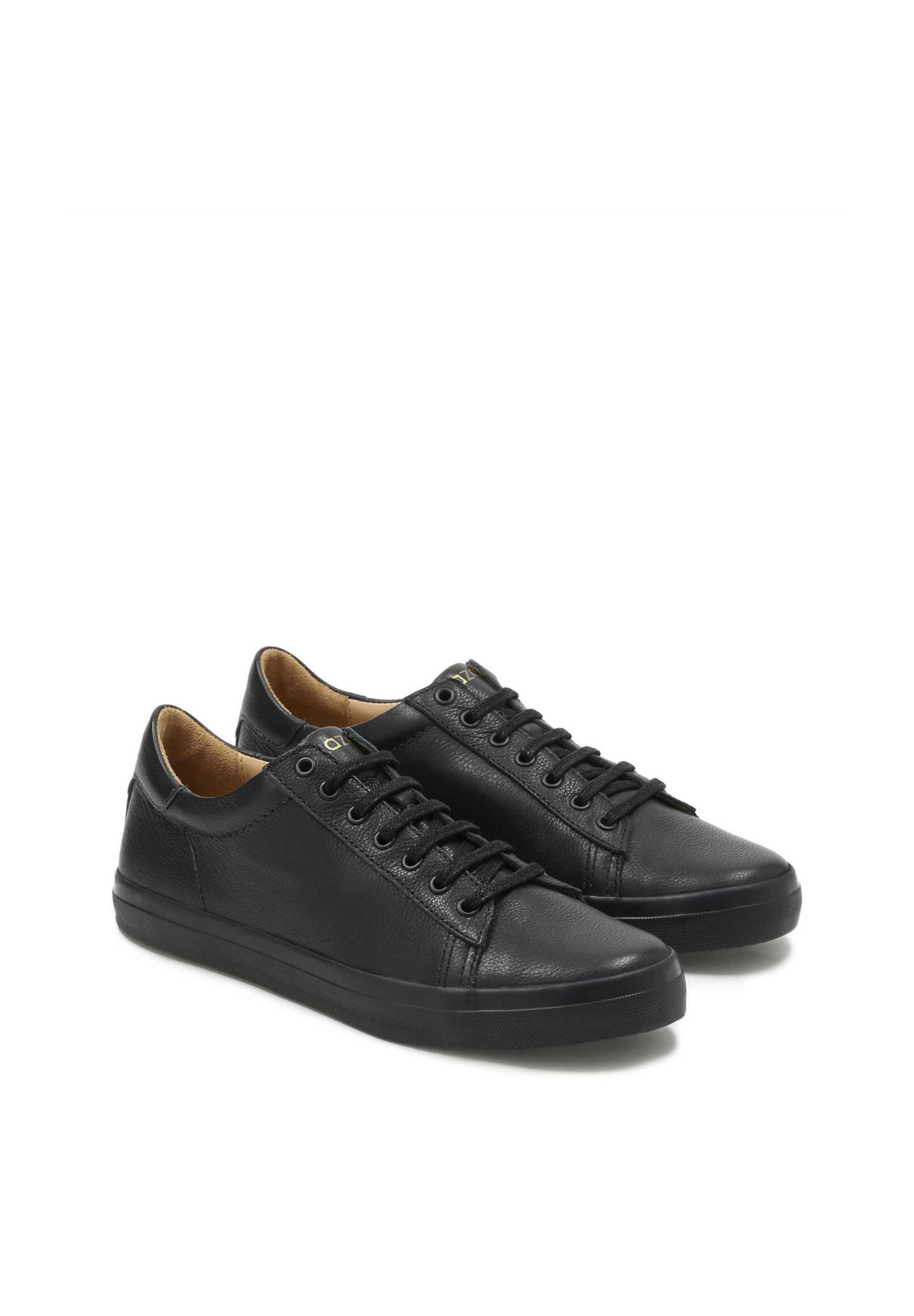 Baskets basses Kazar en noir