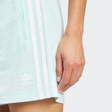 ADIDAS ORIGINALS Loosefit Shorts 'Firebird' in Blau