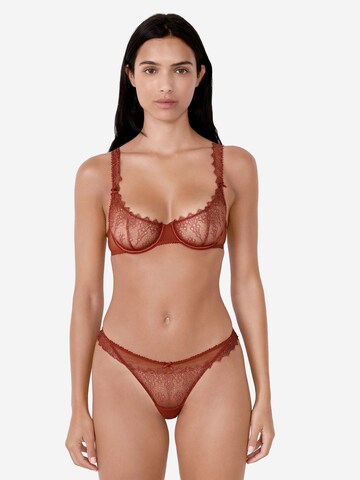 ETAM String in Braun