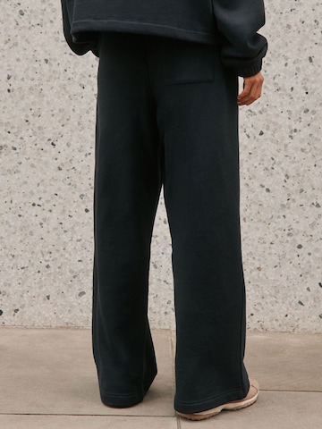 Next Wide Leg Hose in Schwarz