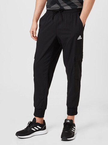 ADIDAS SPORTSWEAR - Tapered Calças de desporto 'Essentials Small Logo -' em preto: frente