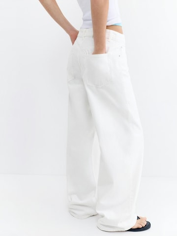 Pull&Bear Baggy Jeans in Weiß