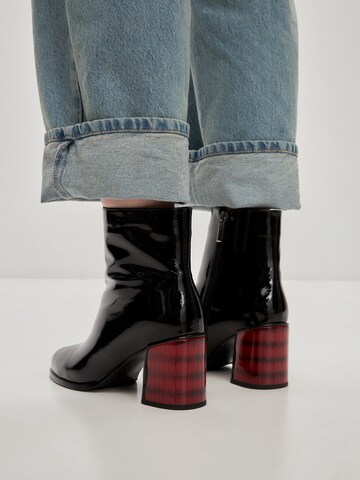 CESARE GASPARI Pumps in Zwart