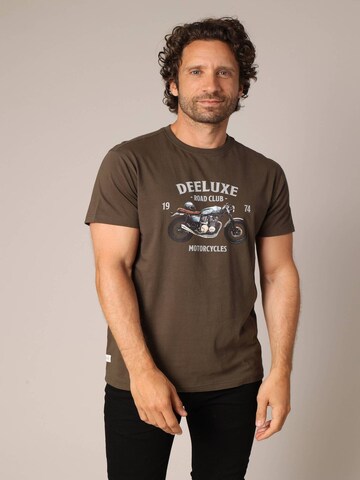 T-Shirt 'ROAD' Deeluxe en marron : devant