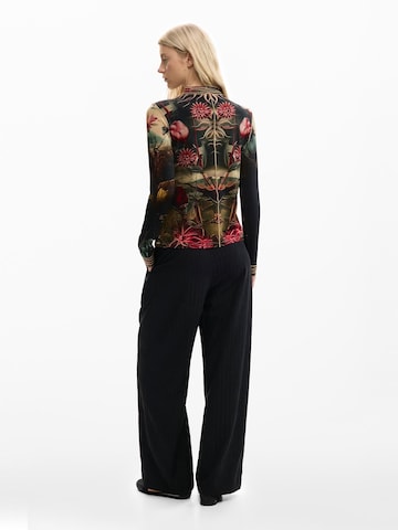 Tricou de la Desigual pe negru