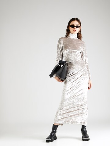 Calvin Klein Вечернее платье в Серый