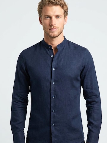 Slim fit Camicia business 'Caravaggio Essentials Linen Man Shirt Light Blue' di 7Camicie in blu: frontale