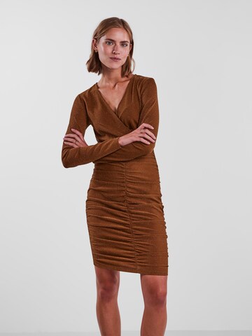 Robe 'LINA' PIECES en marron : devant