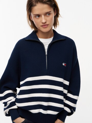 Tommy Jeans Sweater in Blue