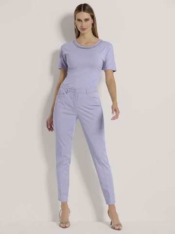 Effilé Pantalon chino MADELEINE en violet