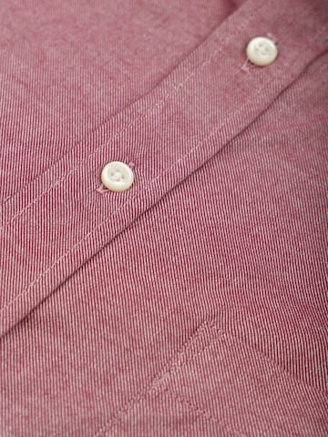 Steppin' out Regular fit Button Up Shirt in Red