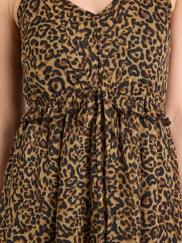 ruda ABOUT YOU Suknelė 'Caroline'