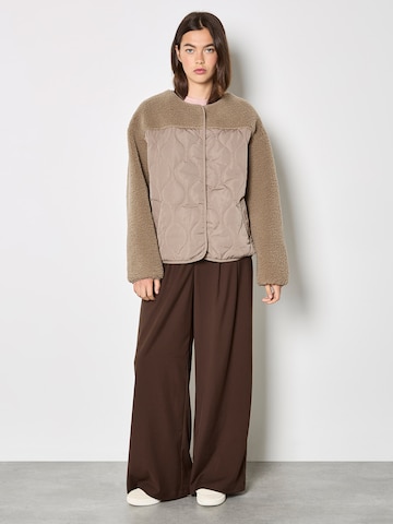 Apricot Contrast Borg Quilted Jacket ' ' in Braun