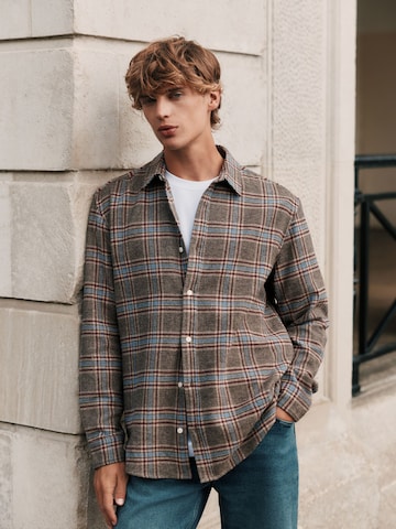 Next Regular fit Overhemd in Bruin