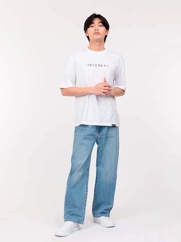 T-Shirt 'Oversize' K-pop en blanc